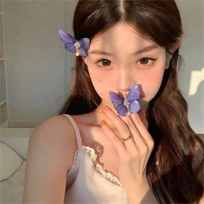 采蘑菇的夫妻